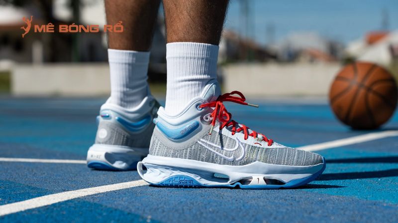 G.T. Jump 2 là đôi giày bóng rổ Nike tốt nhất bởi tạo sức bật cao và mạnh mẽ