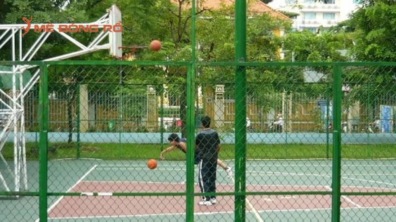 Lưu ý khi lựa chọn sân bóng rổ Bình Dương