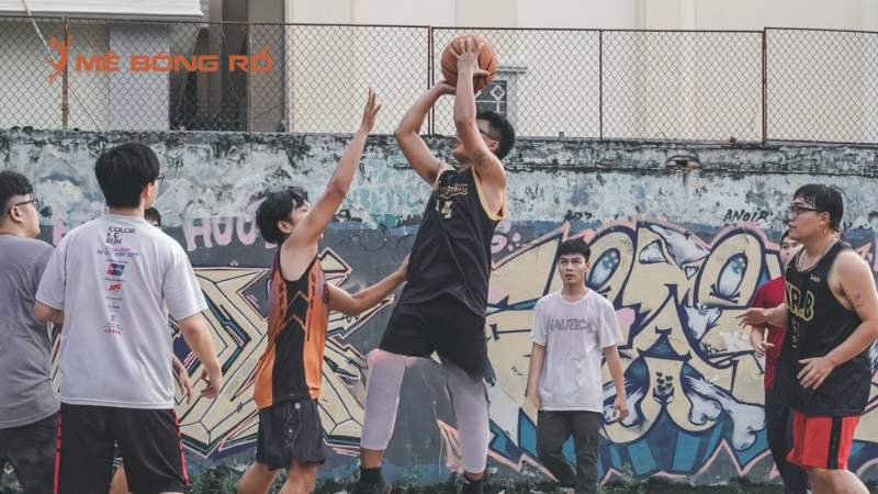 Sân bóng rổ Võ Thị Sáu