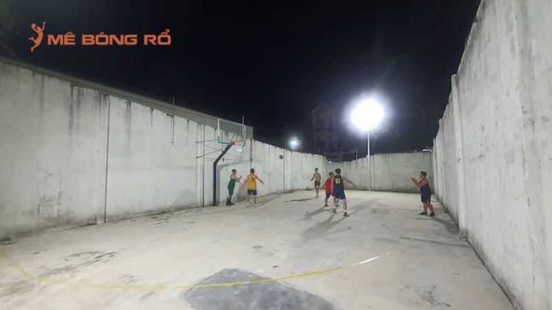 Sân bóng rổ SPARTANS - Sân bóng rổ Khánh Hòa rộng rãi