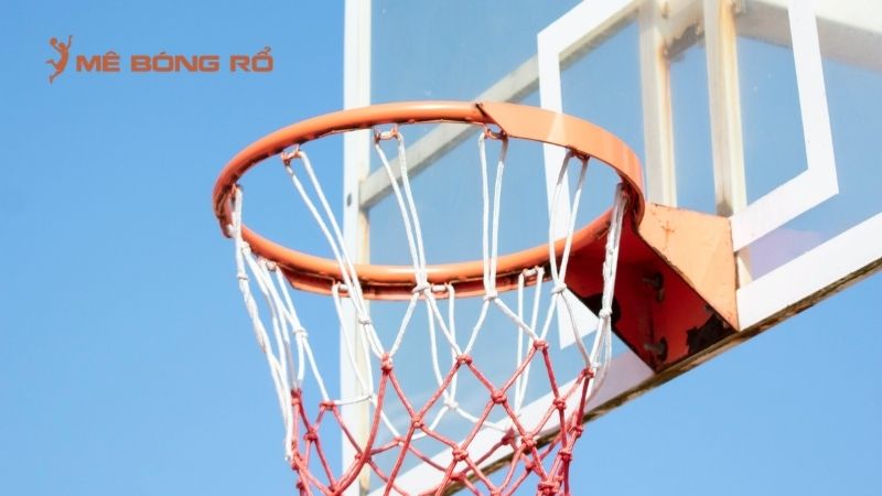 Sân bóng rổ Lâm Đồng ở phường 10 luôn rộn ràng bước chân và khát khao chinh phục