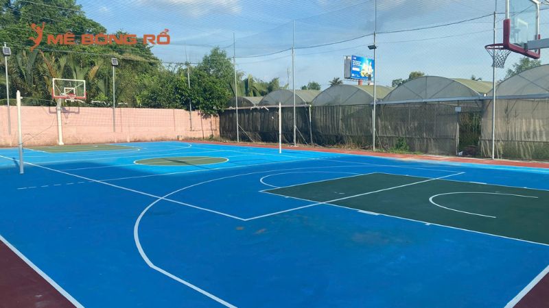 Sân bóng rổ WestSide Tây Đô chất lượng, sân đạt chuẩn thi đấu