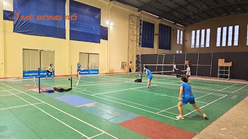 Sân bóng rổ Yên Bái ở Sân vận động Thanh niên