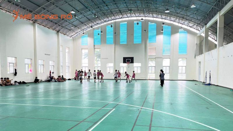 Sân bóng rổ trường THCS & THPT Nguyễn Khuyến