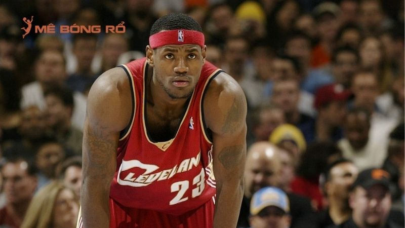 LeBron James khởi đầu từ những khó khăn để trở thành biểu tượng bóng rổ thế giới