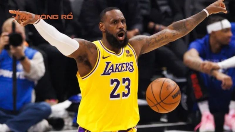 LeBron James lan tỏa ảnh hưởng tích cực trong xã hội bên cạnh sự nghiệp bóng rổ ấn tượng