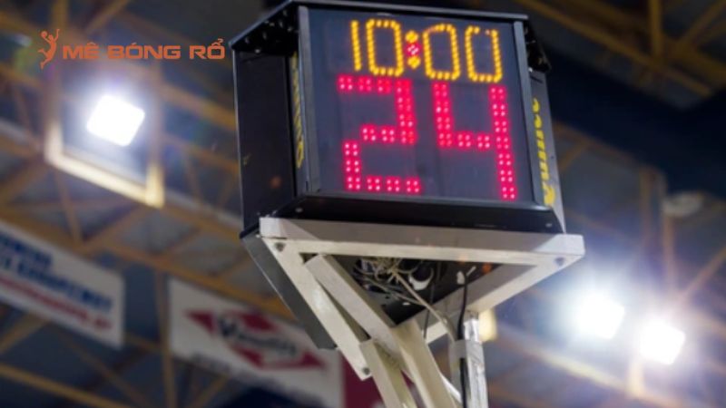 Shot clock mặc định được cài đặt ở mức 24 giây