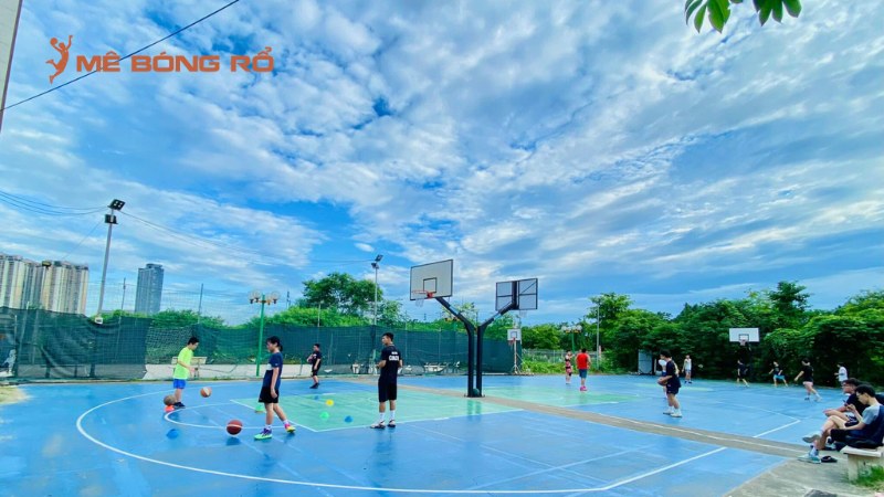 Vị trí đắc địa, không gian rộng, đèn hiện đại